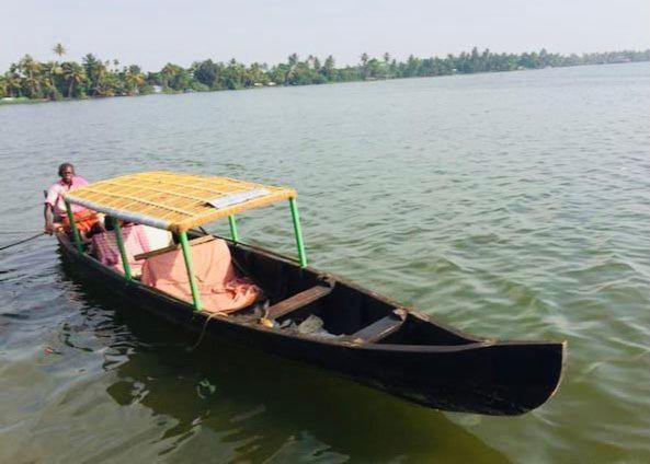 Abru'S Holidays International Travelers Alappuzha 외부 사진