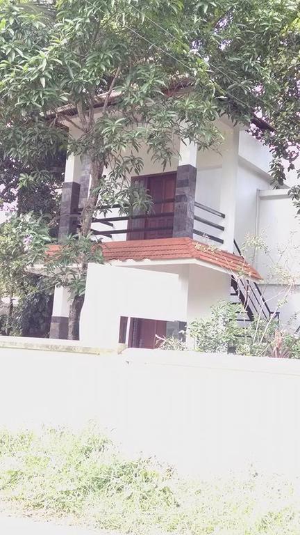 Abru'S Holidays International Travelers Alappuzha 외부 사진